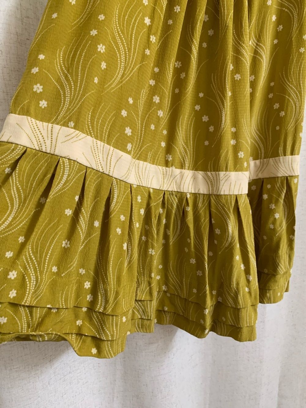 Leifsdottir Anthro 100% Silk Chartreuse Boho Ruffle Trim Women's Top 6 - Picture 6 of 8